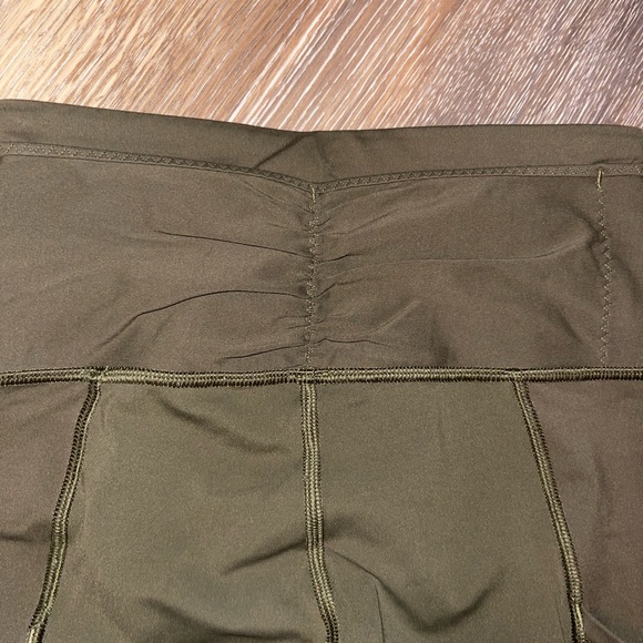 Lululemon Athletica Olive Green 23” Cropped Leggings with Pockets + Mesh Detail - Picture 6 of 6